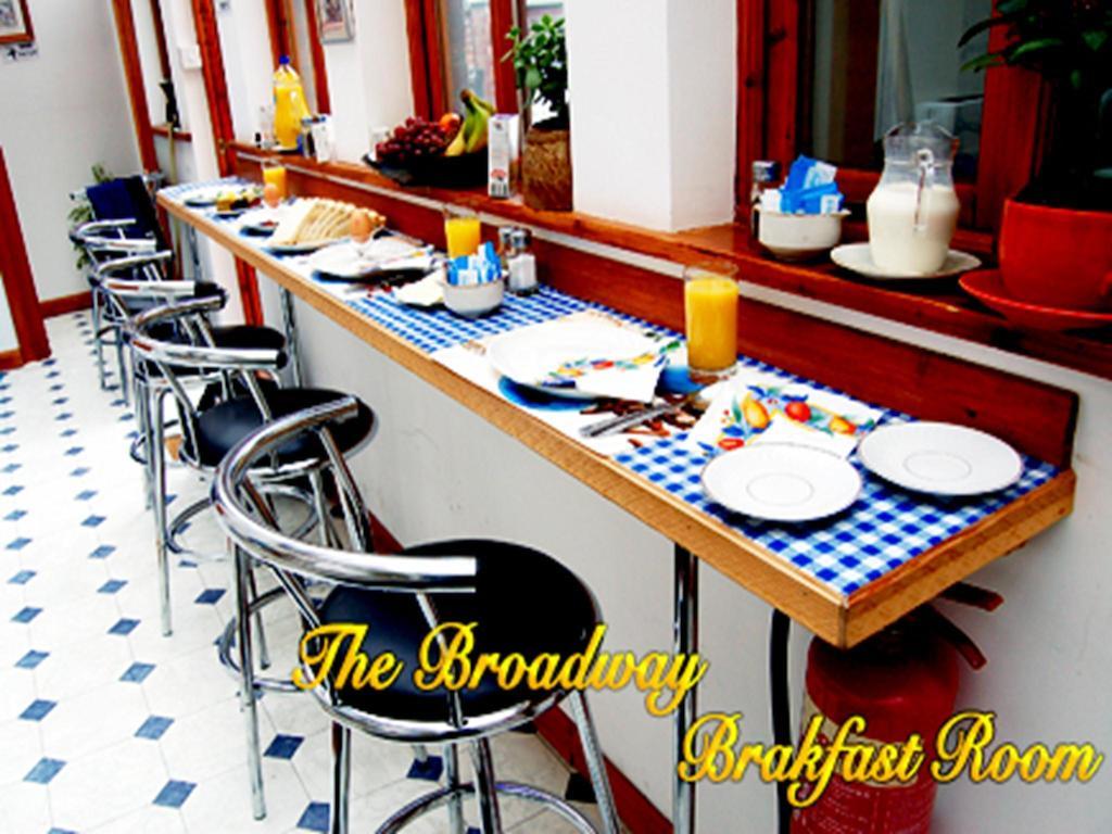 Broadway Lodge Bed And Breakfast Surbiton Ngoại thất bức ảnh